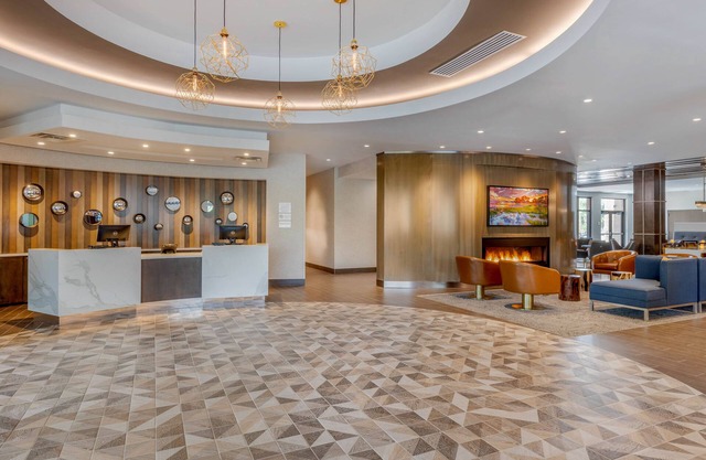 DoubleTree by Hilton Charleston Riverview