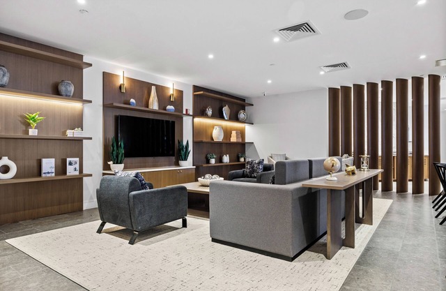 DoubleTree by Hilton New York JFK Airport