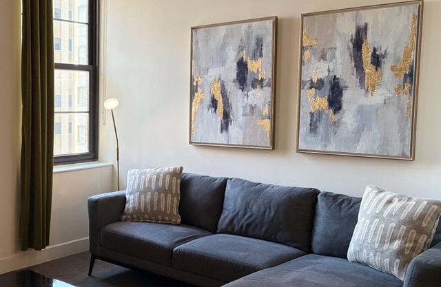 Downtown 2-bedroom apartment in cool Dallas with fitness room, AC. Live it up