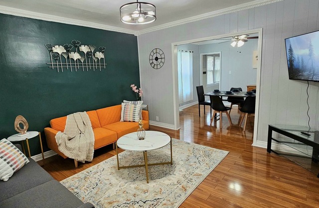 Downtown Bliss:Hamtramck Getaway