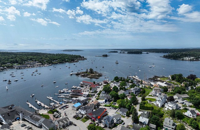 Downtown Boothbay Harbor Studio – Ocean Views, Dog-Friendly, Walk to Pier