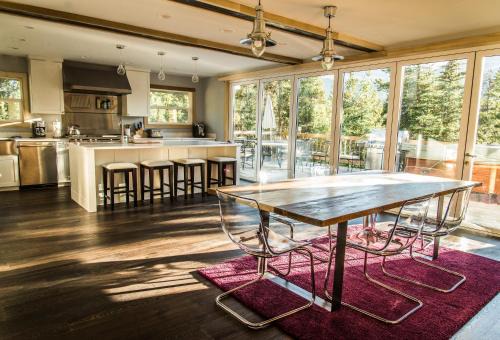 Downtown Breckenridge ski home