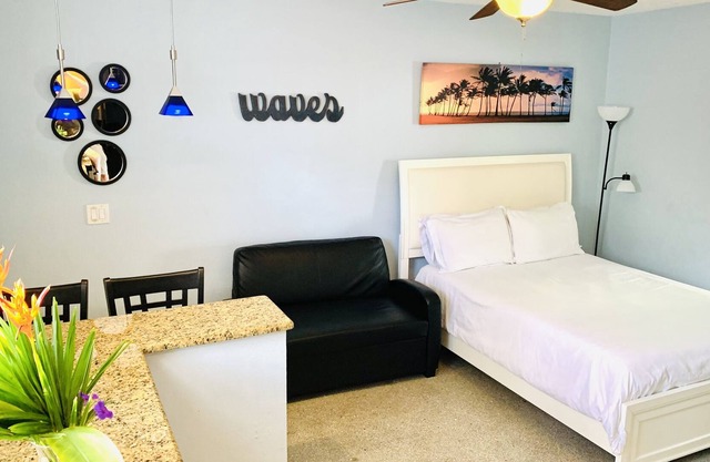 Downtown Delray Studio With Private Yard.
