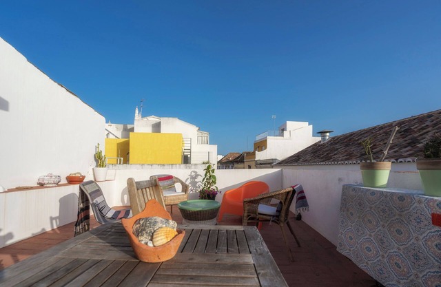 Downtown Lady Terrace