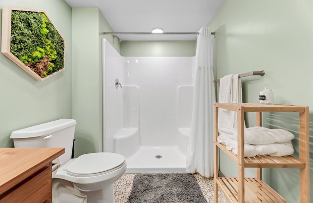 Downtown Loft, Luxe Mattress, Prking, FAST Wifi