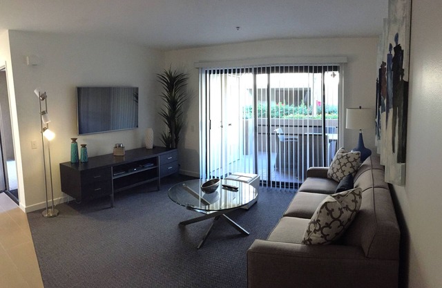 Downtown Palm Springs Condo - Plaza Villas - 1 Bed/1 Bath