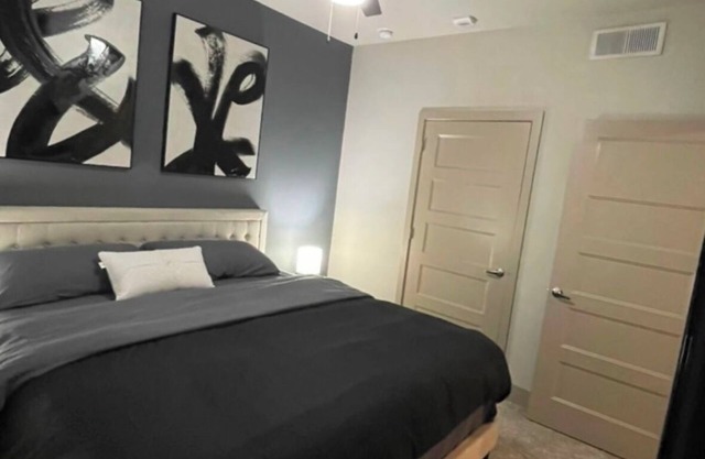 Downtown Retreat with Resort Perks- Pool, Wifi, Pets Allowed