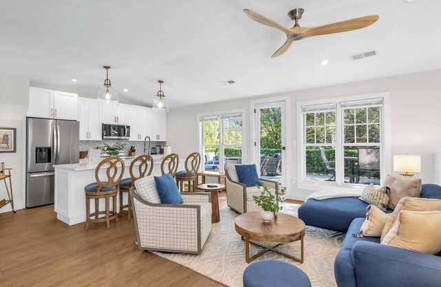 Downtown St. Michaels | Porch + Pet-Friendly