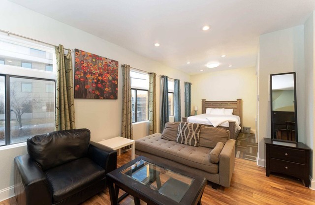 Downtown Studio Loft Apartment Unit 7