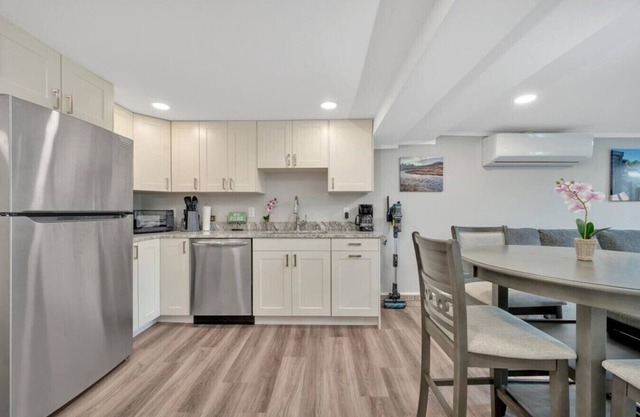 `Downtown TC Retreat on the water - Sleeps 6