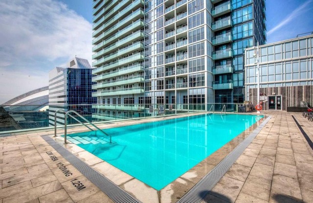Downtown Toronto CN Tower Suites