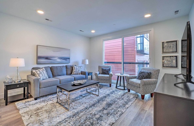 Downtown Traverse City Condo < 1/2 Mi to Beach!