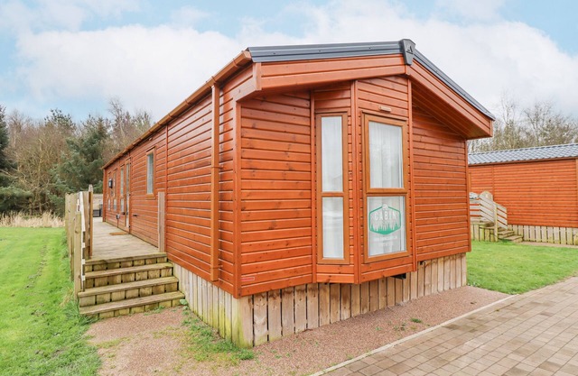 DRACO, pet friendly, character holiday cottage in Felmoor Park