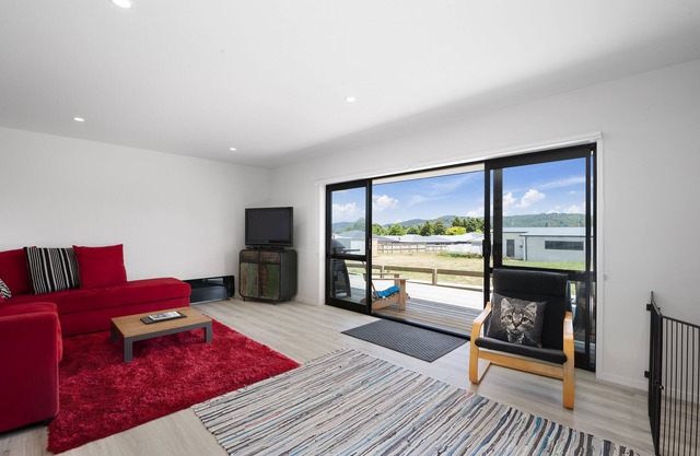 Dragonfly's Rest - Kinloch Holiday Home