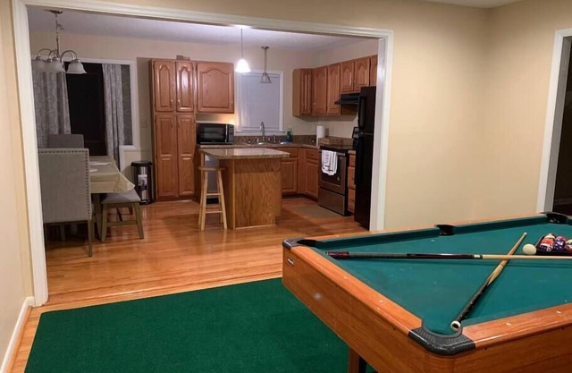 Dream Away Stay 5 Minutes from Fort Bragg