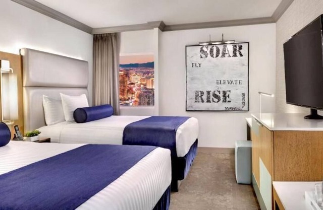 Dream Vacation! Vegas Strip, Pools, Onsite Game Room & Casino, Free Parking!