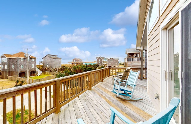 Dreamy dog-friendly getaway with ocean views, beach access, fast WiFi, and deck