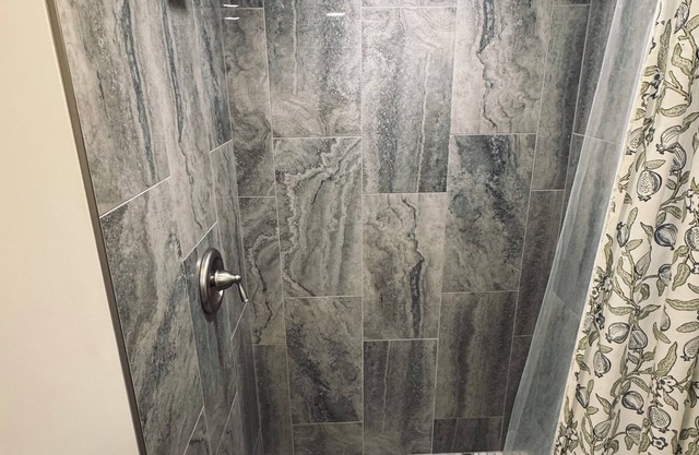 Dreamy Waterfront Walkout Basement Apt - 3BDR/2BA - Kansas City, Private Entry