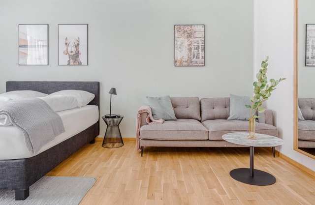 Dresden Wallstr | Suite L + Sofa Bed + Terrace