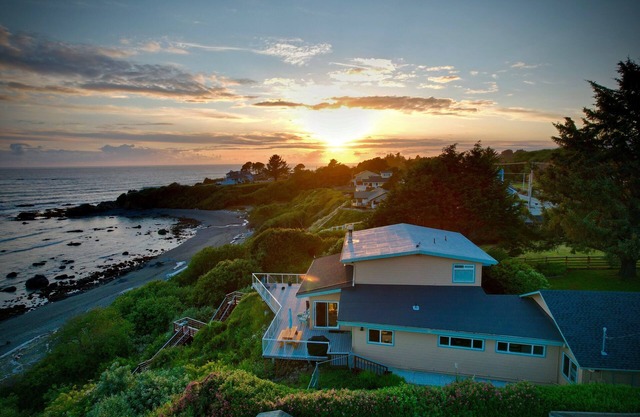 Driftwood Cottage, your Southern Oregon Coast Beach House
