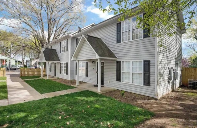 DT/2 Spacious 3BR Suites/FreeParking/SelfCheckin