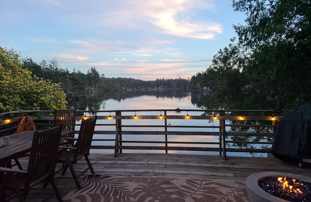 DUNEHAVEN AFRAME CABIN LAKEFRONT DUNE ACCESS RETREAT