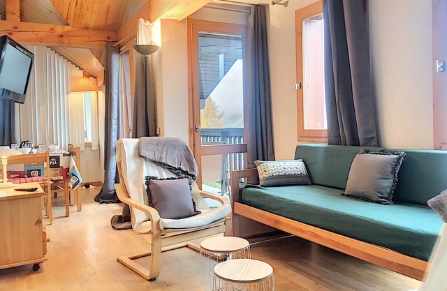 Duplex Apartment · Ski-in/Ski-out · Balconies · Parking · Stunning Views