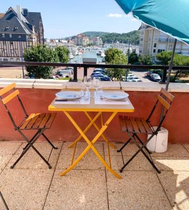 Duplex 2 pièces Port Cabourg - 2 à 4 personnes - Terrasse - Vue Port - Proche Plage