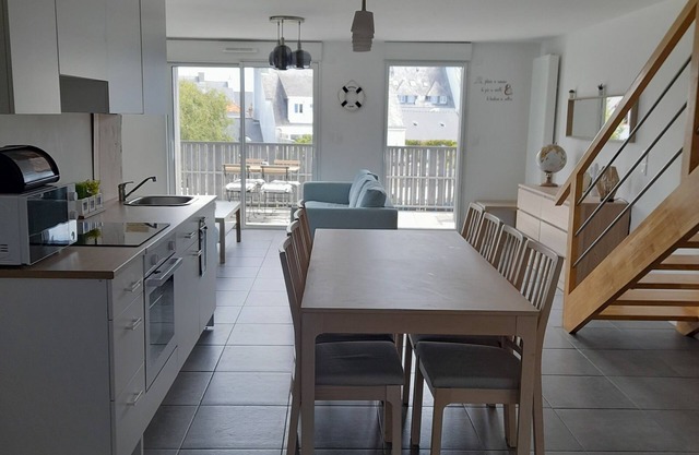 Duplex apartment 110 m², central, 100 m from the beach