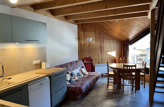 Duplex Apartment 6/8 pers, station center, Le Lioran