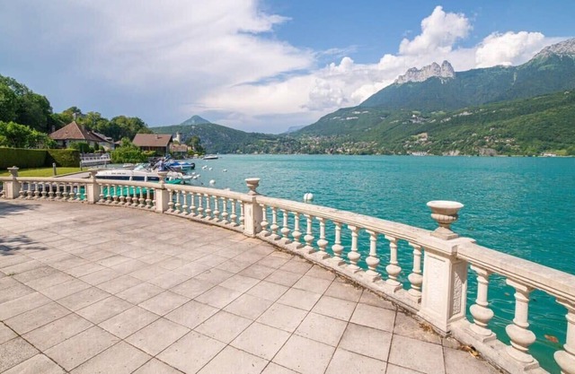 Duplex apartment with balcony on the lake classified 3 stars