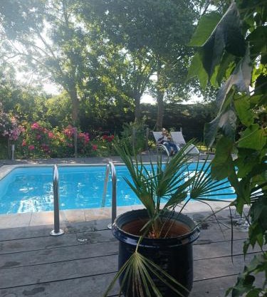 Duplex dans belle propriété avec piscine