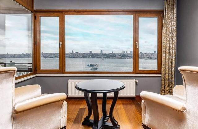 Duplex Flat w Panoramic Bosphorus View and Terrace