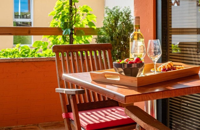 Duplex in Old Town Palamós: 300m from Beach, Terrace & Chill-out Zone