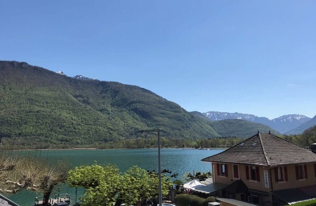 Duplex lake hazelnut, lake view