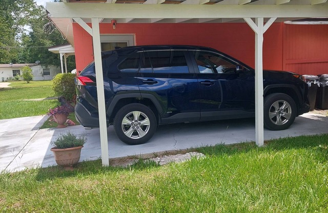 Duplex Studio Center City covered parking full kitchen wash/dry self-check-in