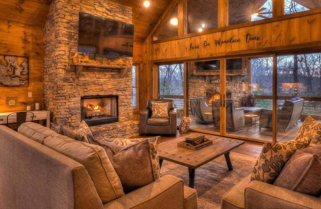Eagles on the Ridge - Nearby River Access | Hot Tub | Game Room