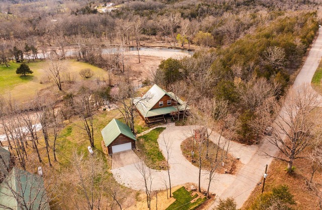 Eagles Roost. Wifi & Dog Friendly. Covered porch & upper Deck w/Sunset Views