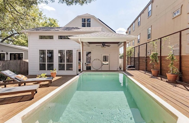 East Austin Luxury Home + Detached Loft + Heated Saltwater Pool + Near Downtown