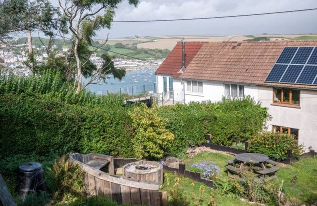East Portlemouth Home close to the beach