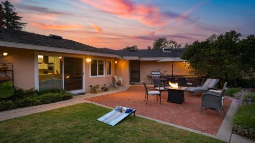 East Valley Manor by AvantStay Minutes to the Beach