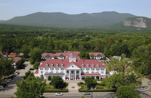 Eastern Slope Inn Studio Unit Friday Check-In
