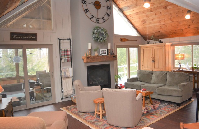 Eastman Home Close to West Cove Beaches!