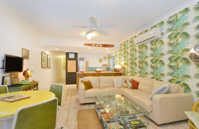 Eclectic Apartment in Tropical Port Douglas