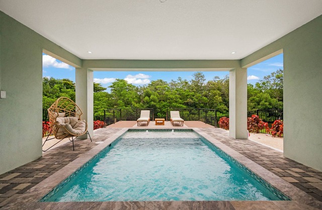 Eco Smart Home, Canalfront with Pool!