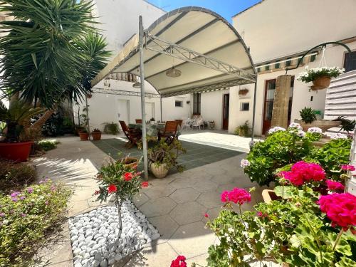 Eden Garden-Historic Big House Near Sea, Gallipoli