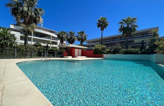 Eden Park and Pool A/C