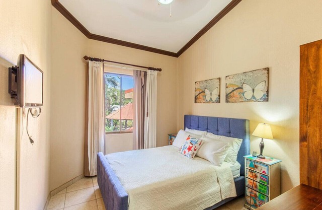 El Coco #1- 2 Bedroom Deluxe Villa, Pool, Gardens