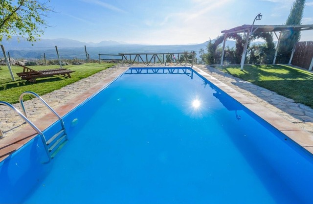 El Morrón Algarinejo by Ruralidays