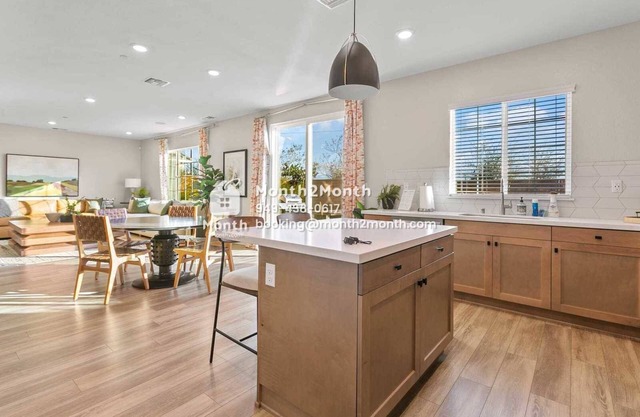 Elegance on Foxglove #41643